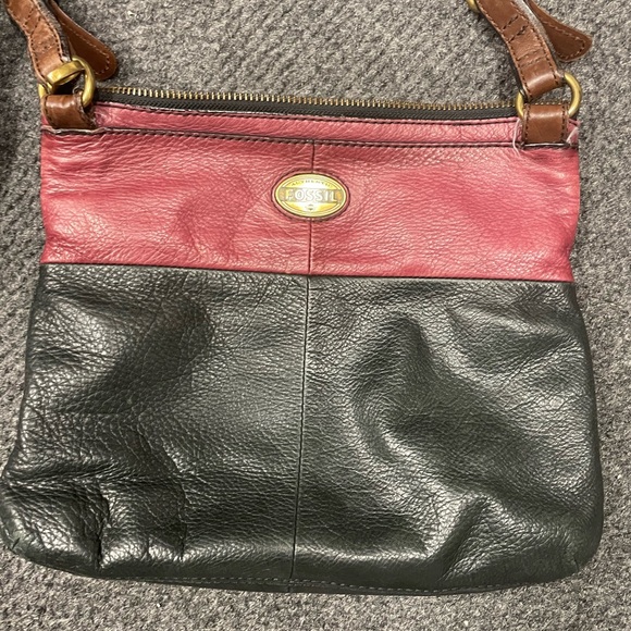 Fossil Explorer Two-Tone Leather Crossbody Bag Red Black Vintage Y2K Soft - Picture 2 of 11